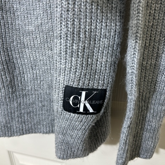 CALVIN KLEIN Women’s Gray Sweater Size Large Scoop Neck - Picture 4 of 7